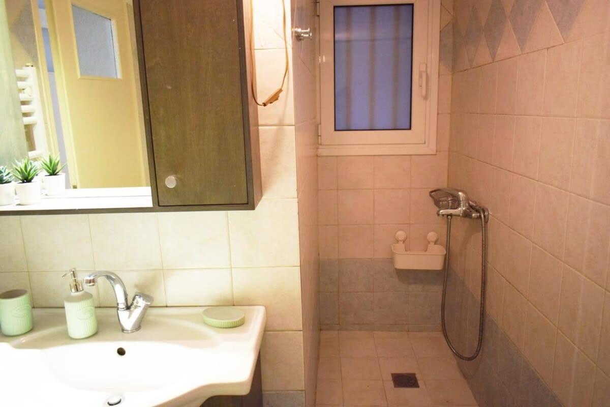 Stylish Apt In The Historic Heart Of The City Atenas Exterior foto